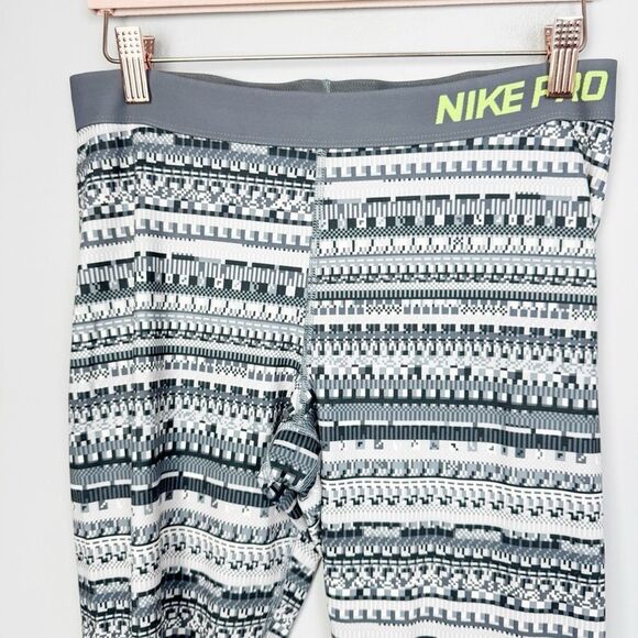 NIKE PRO | 8 Bit Dri Fit Full Length Gray & White Leggings Women’s Size X-Large - Picture 4 of 10